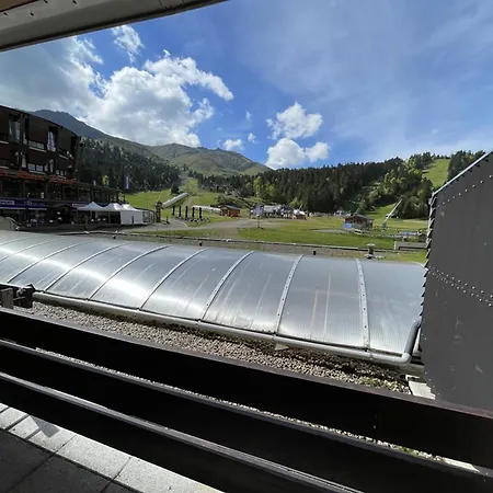 Fonctionnel Aux Pieds Des Pistes Avec Balcon Et Wi-fi, - Fr-1-787-64 Apartment Laveissiere